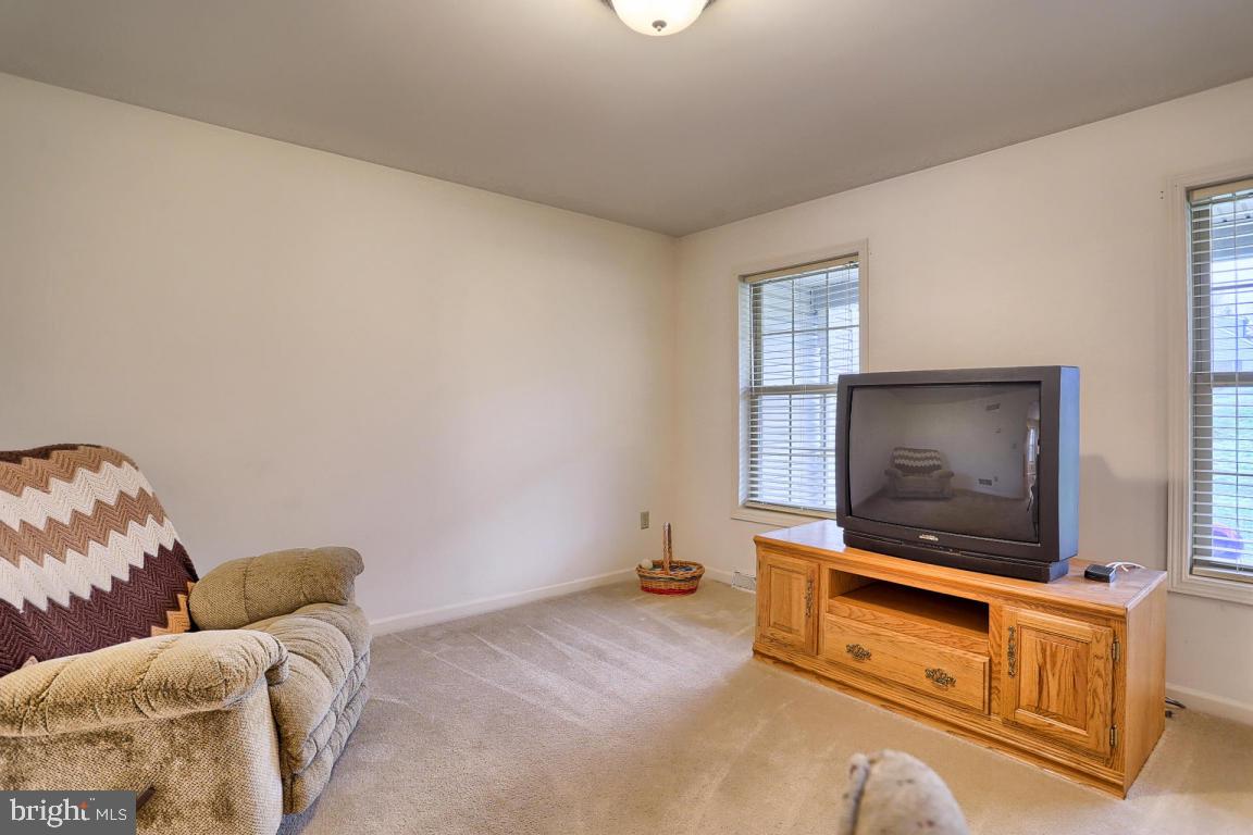 622 Raintree Road Columbia, PA 17512 - Photo 12 of 36 Gallery Image 12