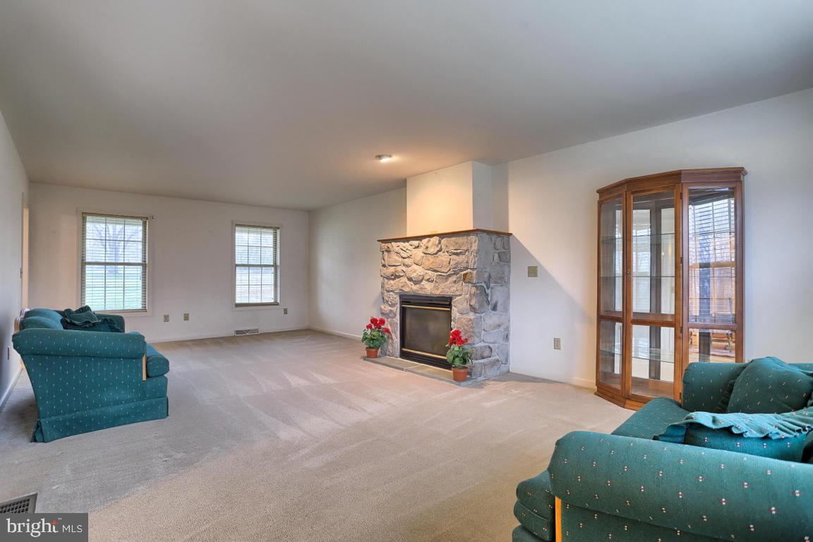 622 Raintree Road Columbia, PA 17512 - Photo 5 of 36 Gallery Image 5
