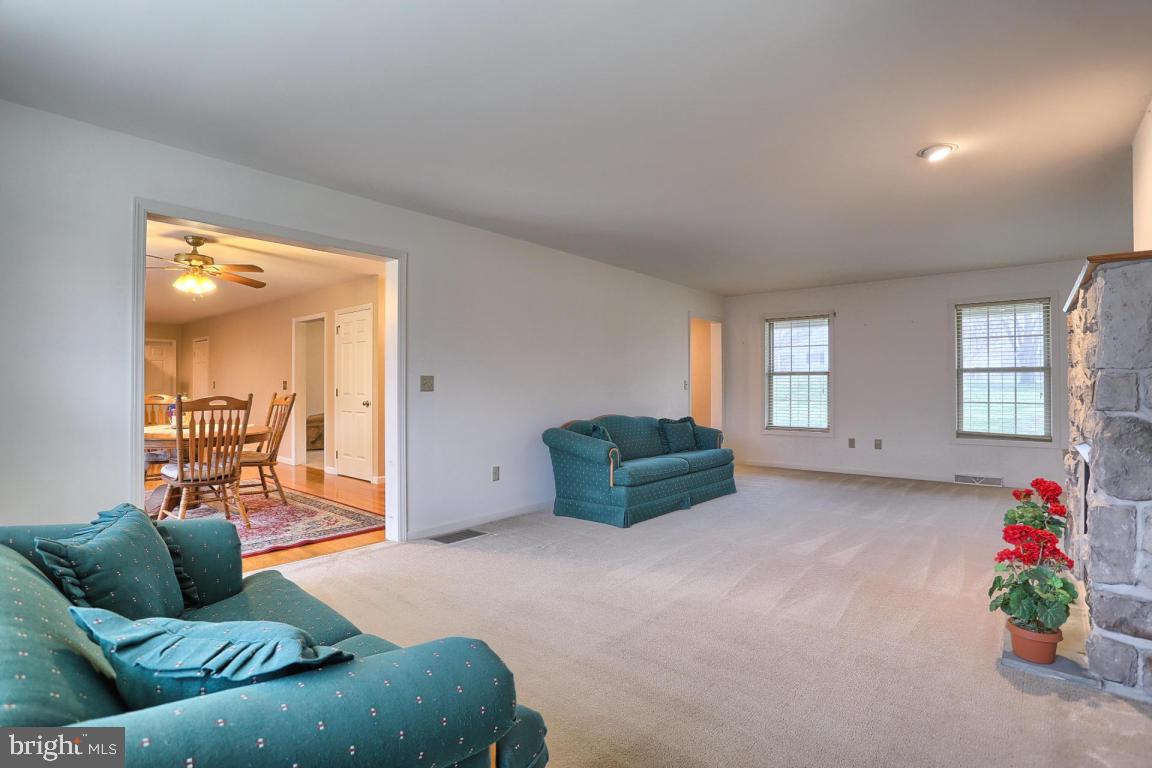 622 Raintree Road Columbia, PA 17512 - Photo 6 of 36 Gallery Image 6
