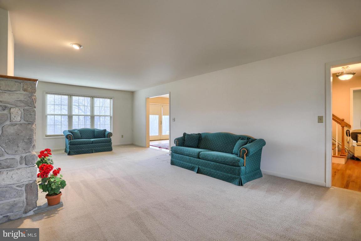 622 Raintree Road Columbia, PA 17512 - Photo 9 of 36 Gallery Image 9