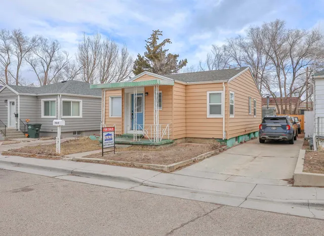 $249,900 | 707 Pennsylvania Avenue, Rock Springs, WY 82901
