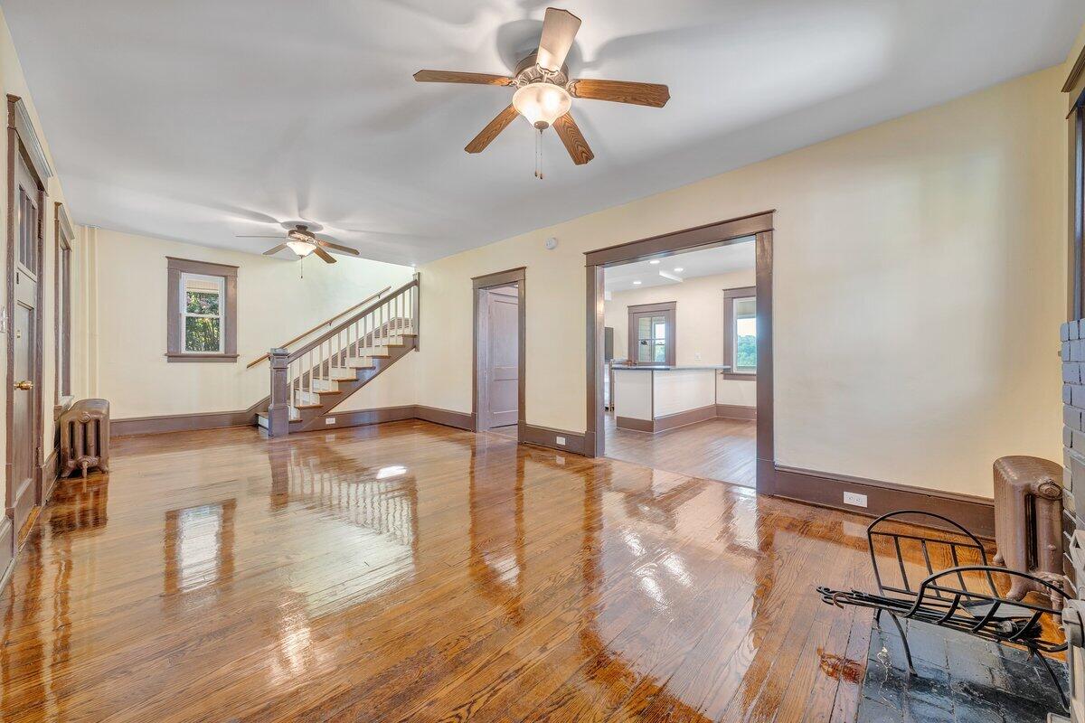 2702 Tillett Road Southwest Roanoke, VA 24015 - Photo 3 of 49 3