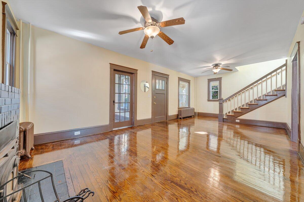2702 Tillett Road Southwest Roanoke, VA 24015 - Photo 5 of 49 5