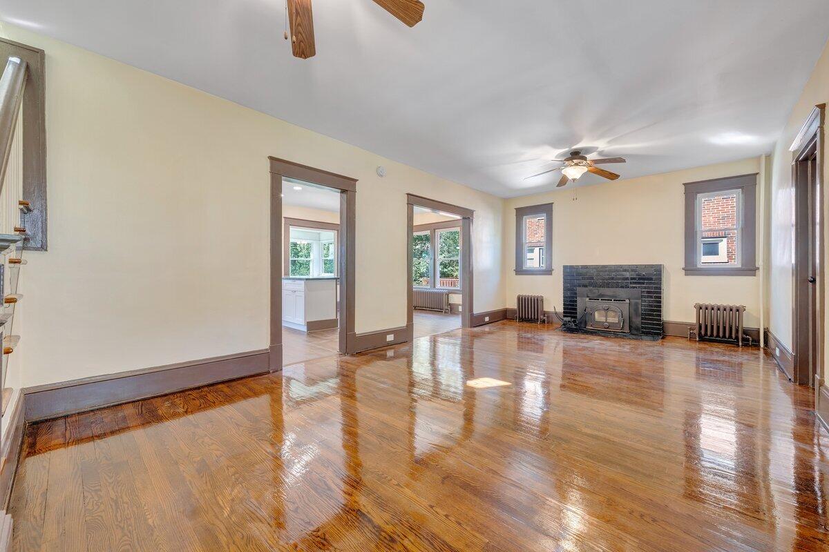 2702 Tillett Road Southwest Roanoke, VA 24015 - Photo 7 of 49 7