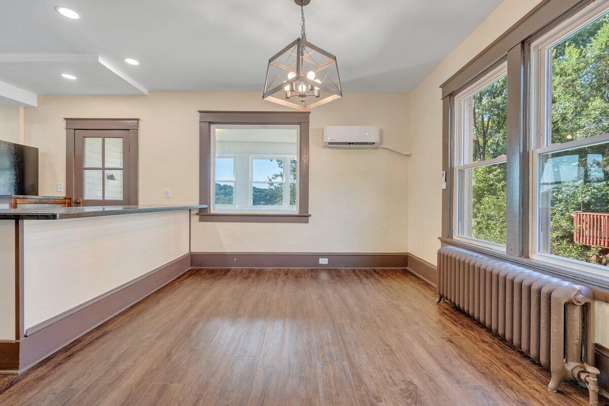 2702 Tillett Road Southwest Roanoke, VA 24015 - Photo 8 of 49 8