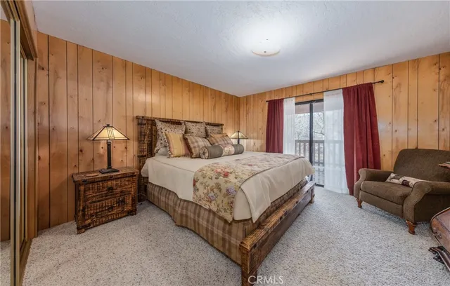 a view of entryway and hall