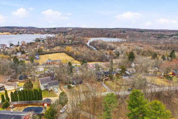 $299,900 | 1576 Highland Avenue, Richfield, WI 53033