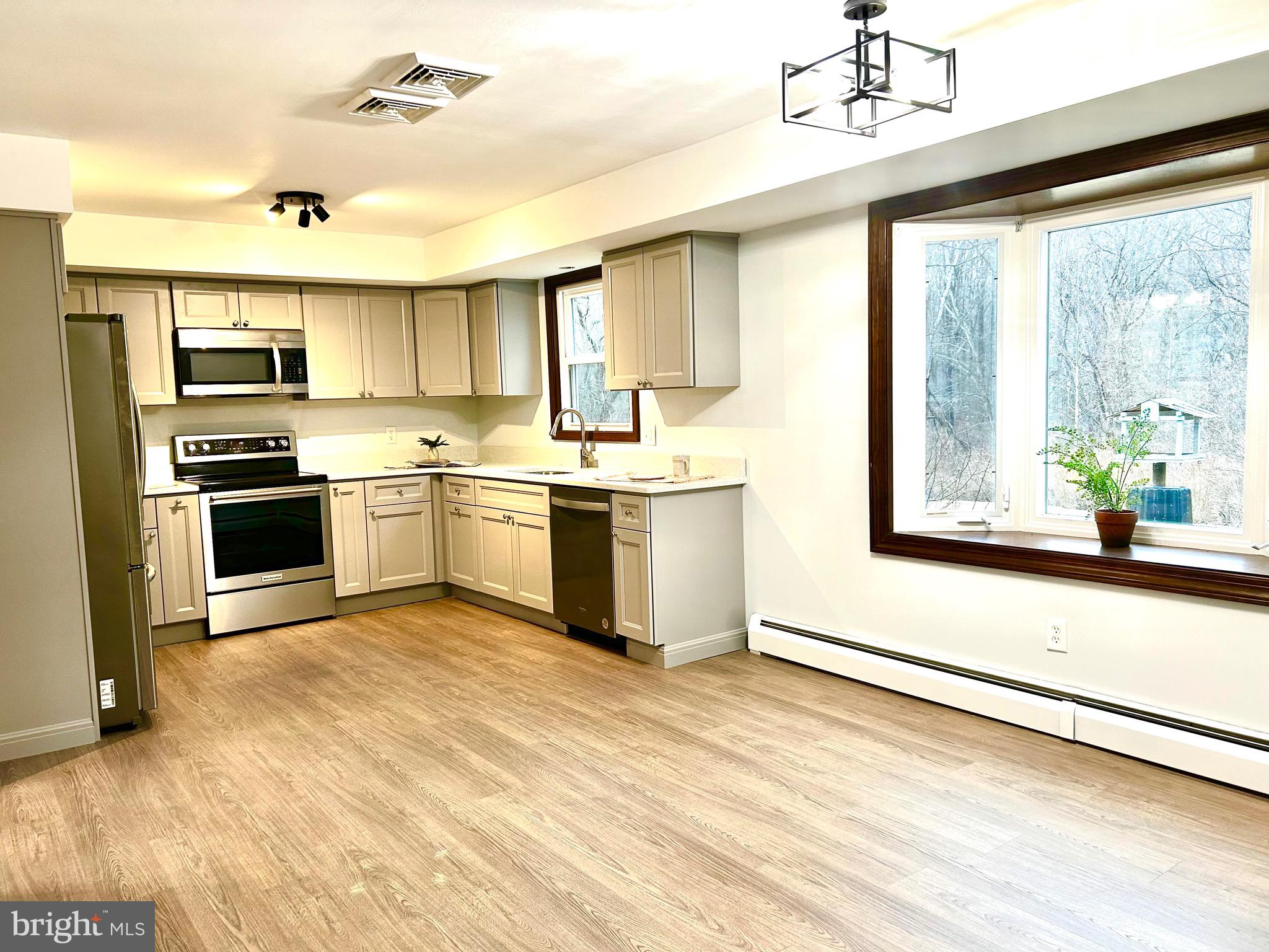 61 Barneston Road Honey Brook, PA 19344 - Photo 13 of 46 eat-in space