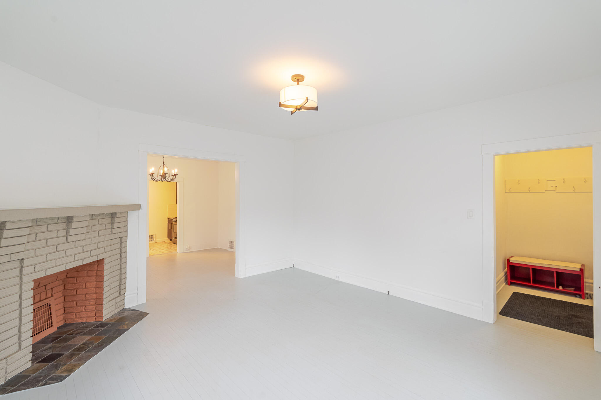 306 Brown Street Valparaiso, IN 46383 - Photo 4 of 19 2048x1365