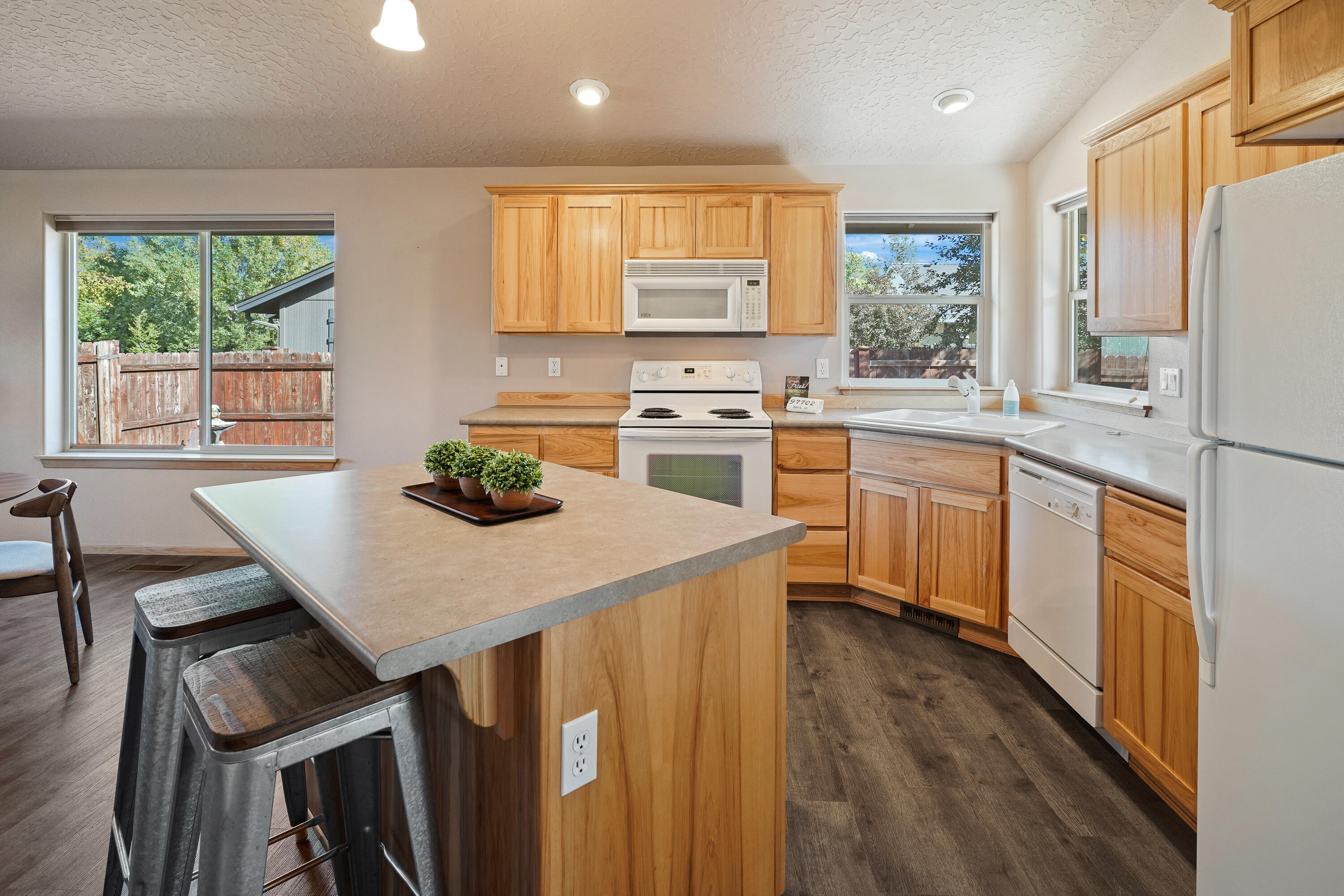 20517 Prospector Loop Bend, OR 97702 - Photo 14 of 32 DSC02141