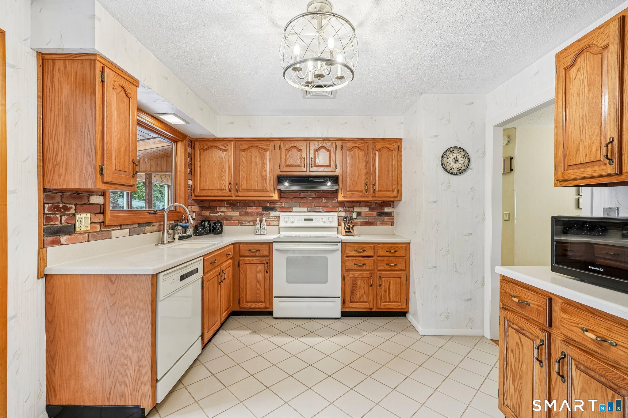6 Hillcrest Road Bethel, CT 06801 - Photo 14 of 35 Gallery Image 14