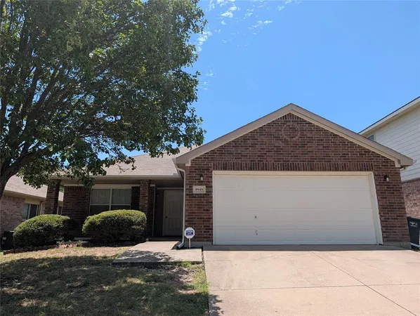 $2,095 | 9949 Sparrow Hawk Lane, Fort Worth, TX 76108