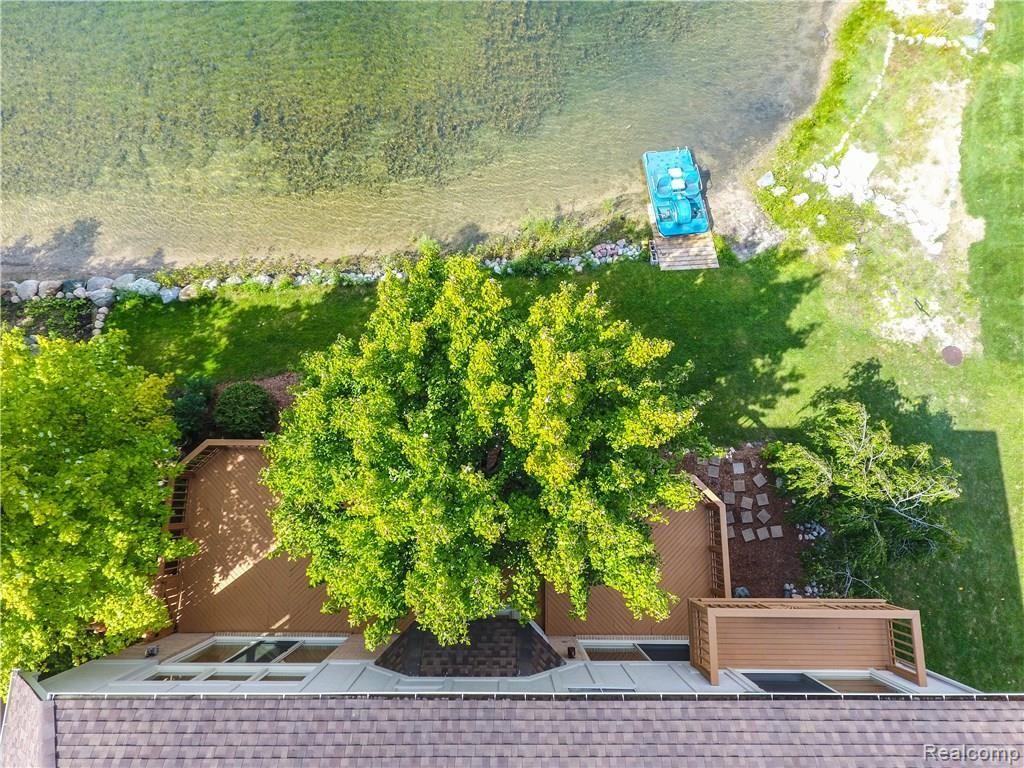 1865 South Shore Drive Rochester Hills, MI 48307 - Photo 3 of 47