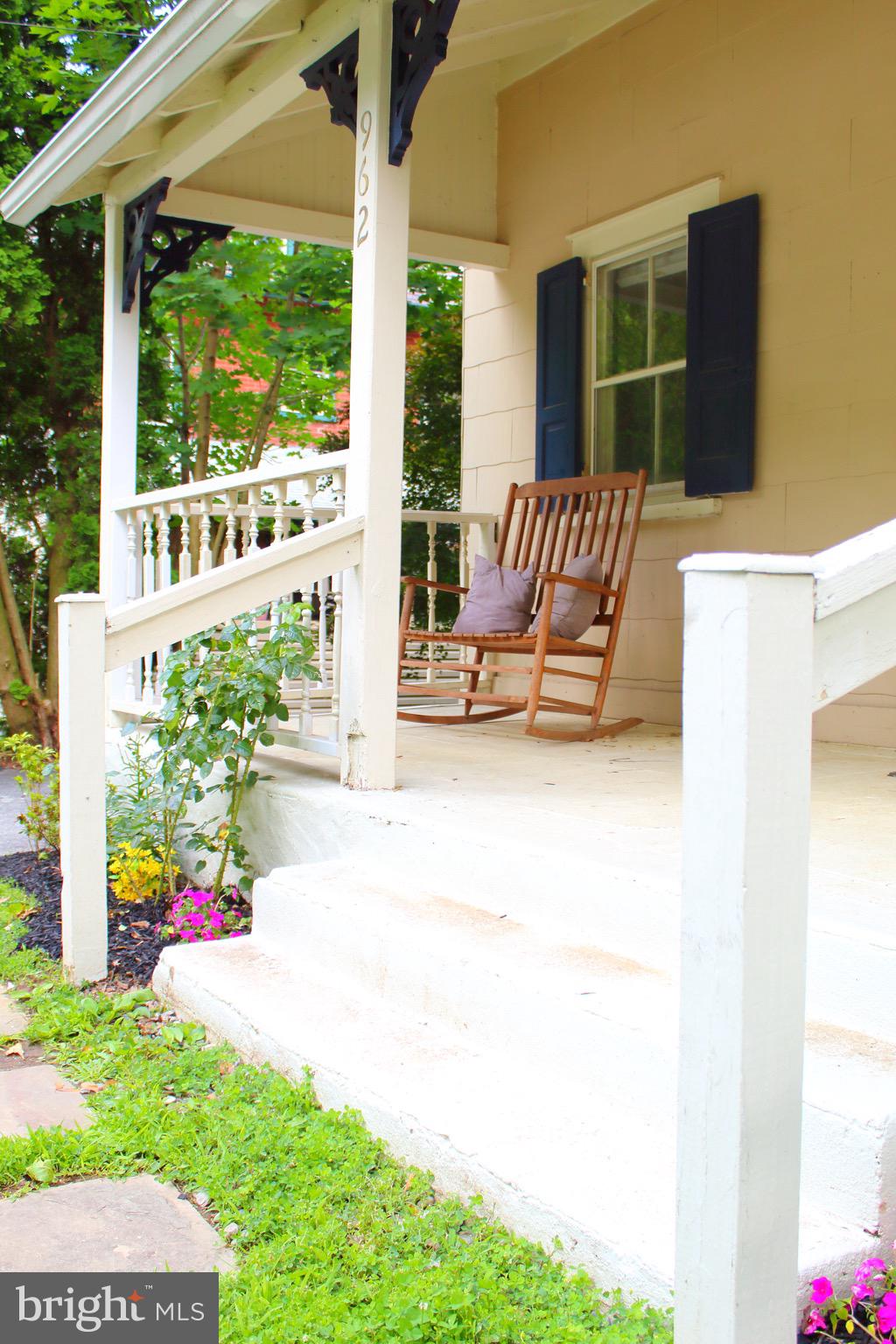 962 Upper Gulph Road Wayne, PA 19087 - Photo 2 of 10 Front Porch