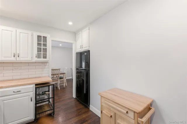 $690,000 | 258 Holt Drive, Pearl River, NY 10965