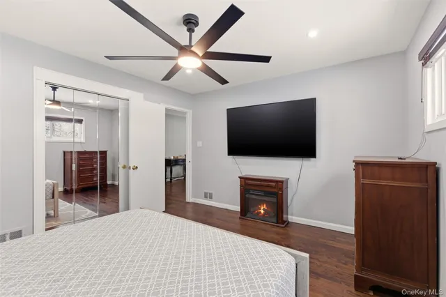 $690,000 | 258 Holt Drive, Pearl River, NY 10965