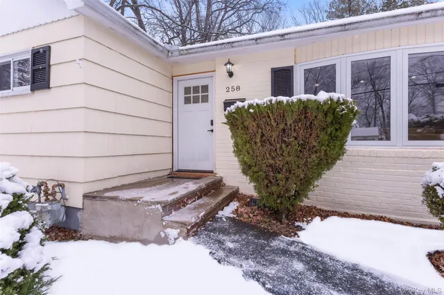 $690,000 | 258 Holt Drive, Pearl River, NY 10965