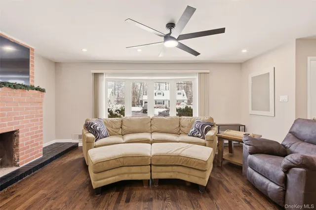 $690,000 | 258 Holt Drive, Pearl River, NY 10965