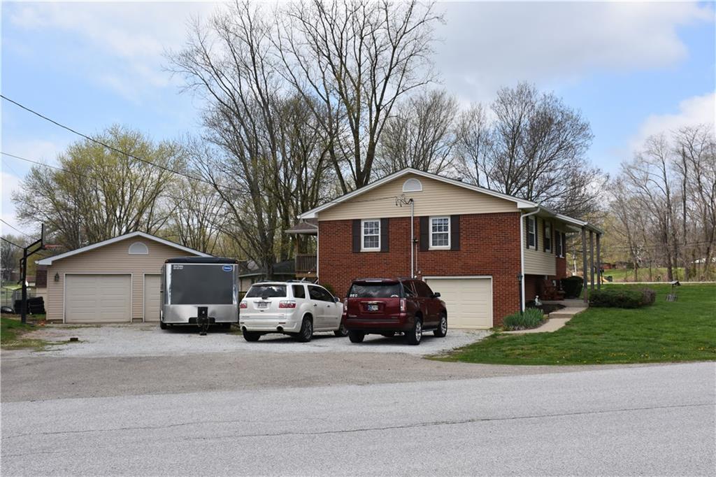 490 Hess Road Martinsville, IN 46151 - Photo 3 of 40 Gallery Image 3