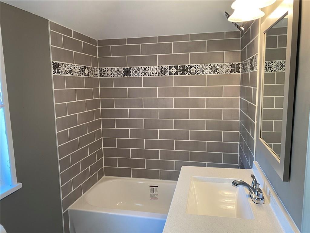 1951 Spring Valley Road Pittsburgh, PA 15243 - Photo 15 of 25