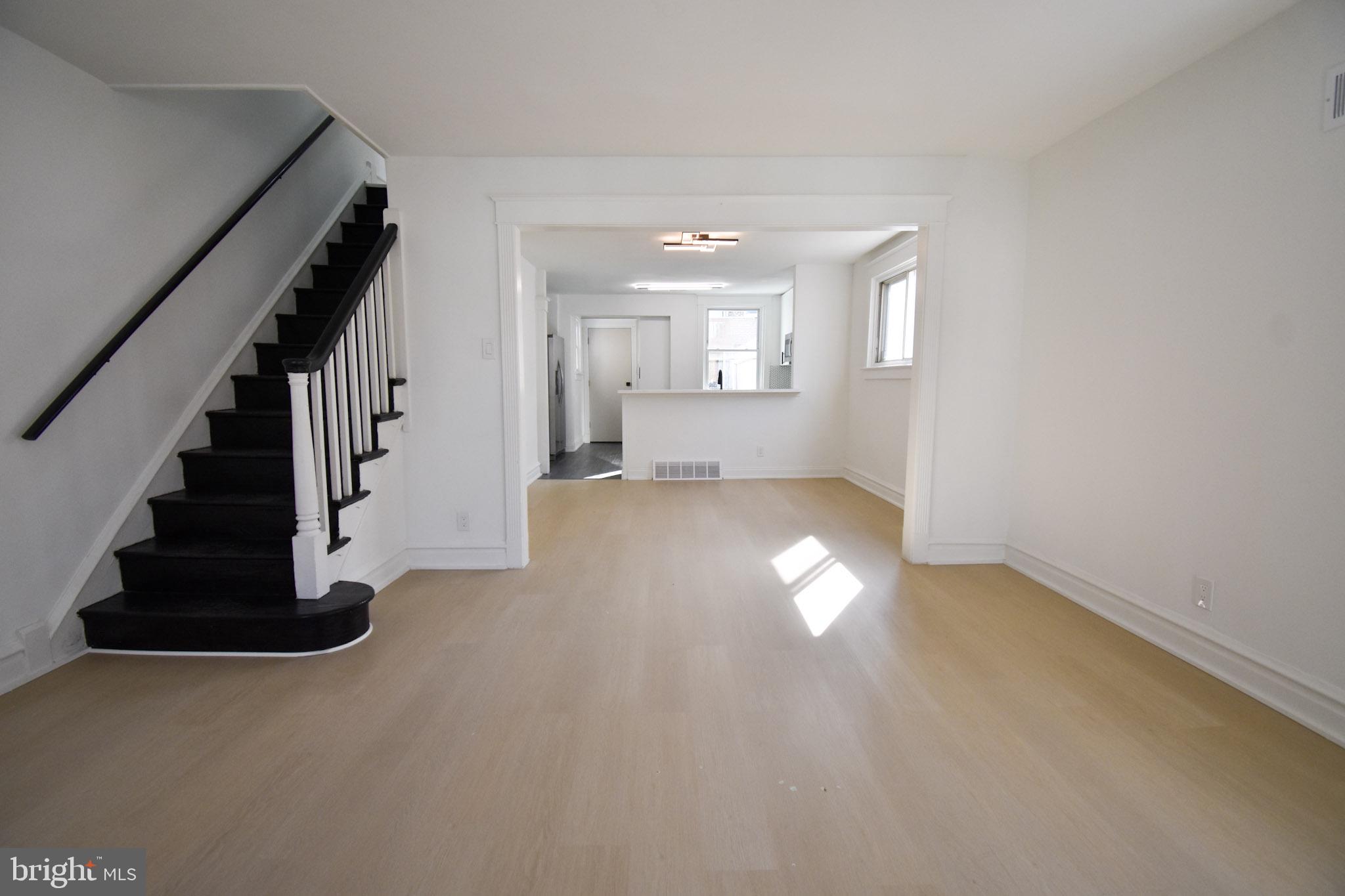 247 Heather Road Upper Darby, PA 19082 - Photo 4 of 26