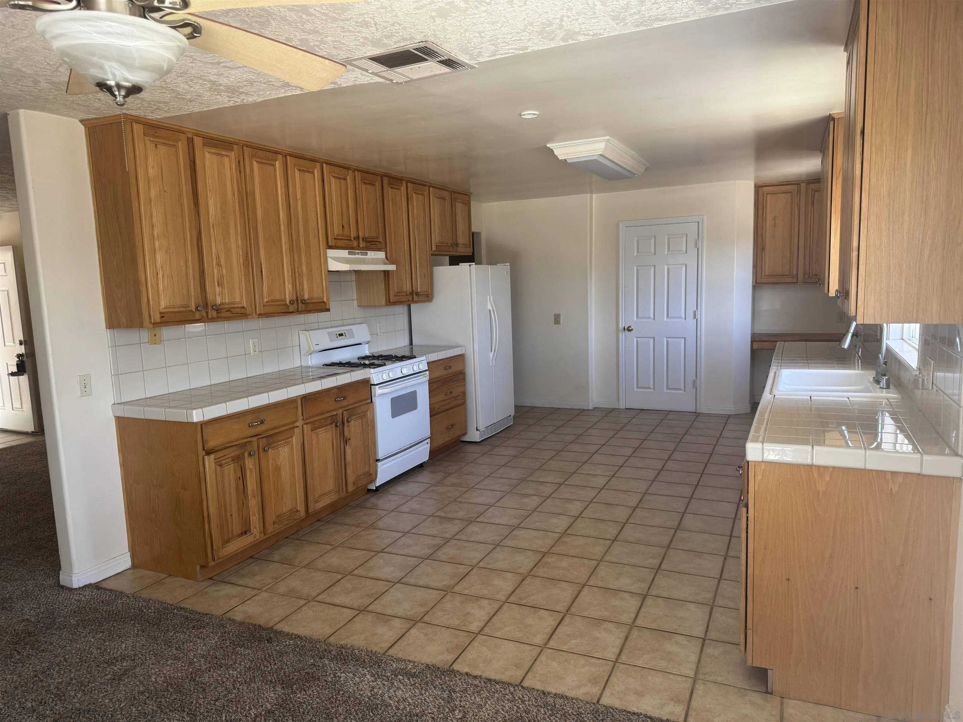 26942 Oakmont Road Valley Center, CA 92082 - Photo 14 of 32