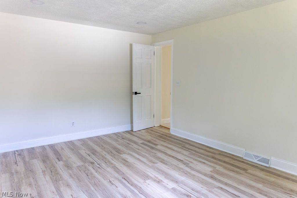 9309 Howland Springs Road Southeast Warren, OH 44484 - Photo 15 of 21