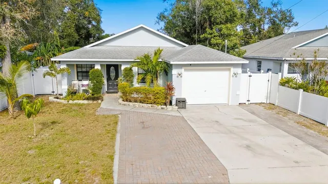 $329,000 | 519 29th Avenue West, Bradenton, FL 34205