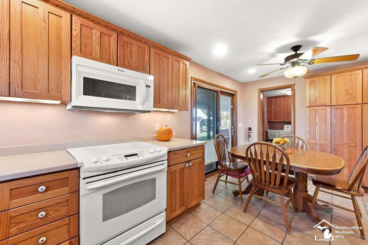 8052 South Custer Road Monroe, MI 48161 - Photo 15 of 66
