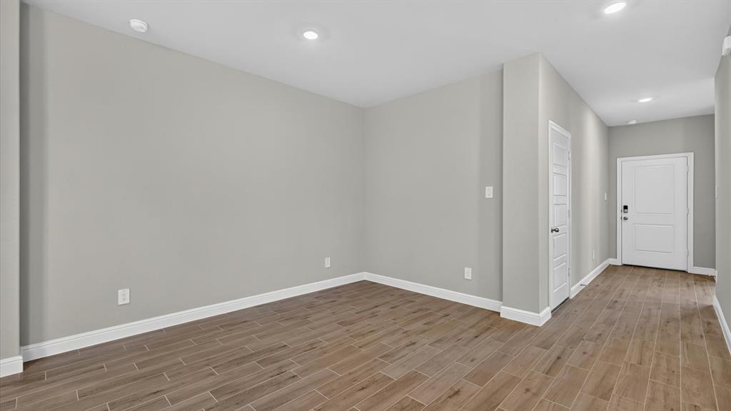 724 Rubicon Road Justin, TX 76247 - Photo 4 of 27