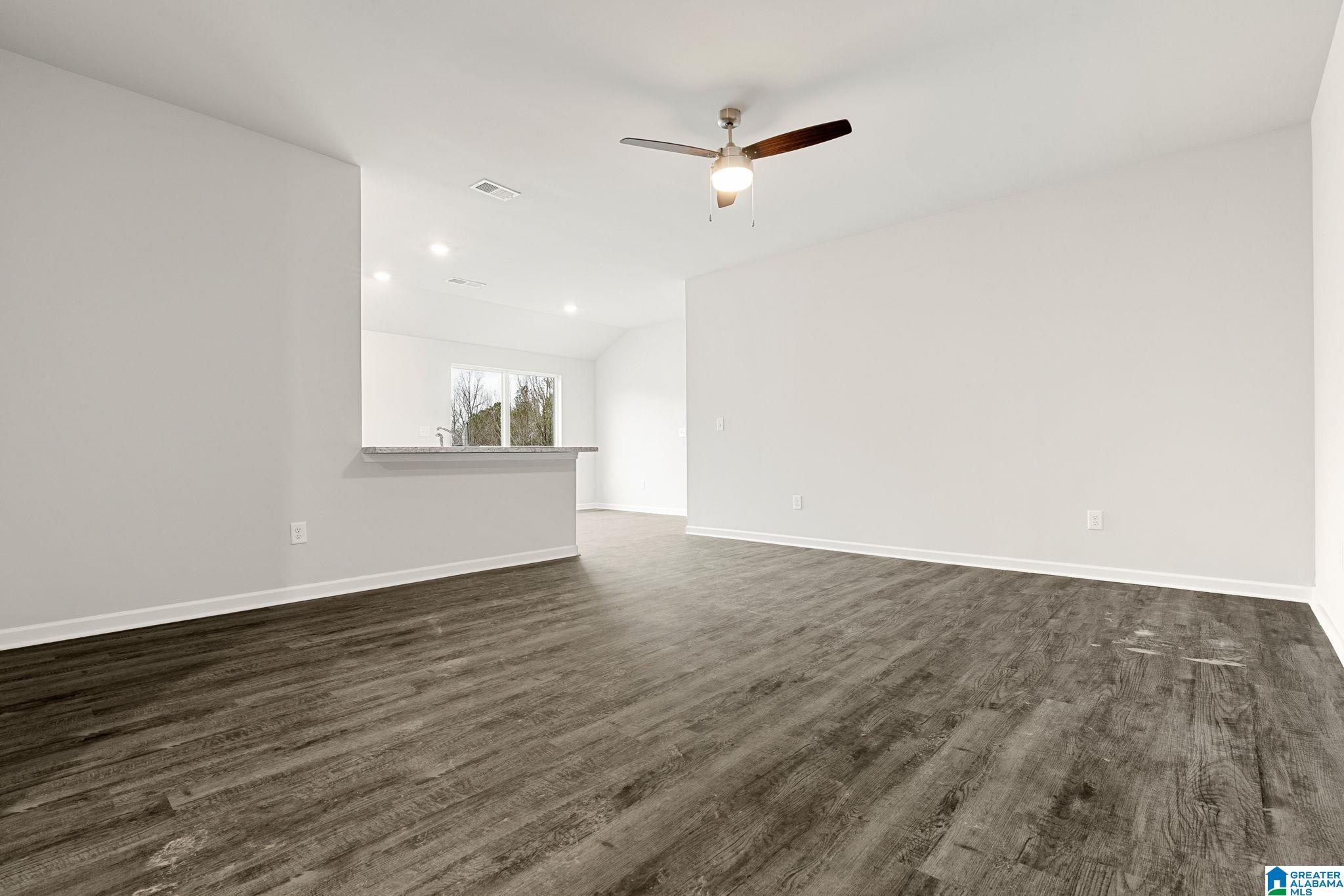346 Amber Avenue Calera, AL 35040 - Photo 4 of 25