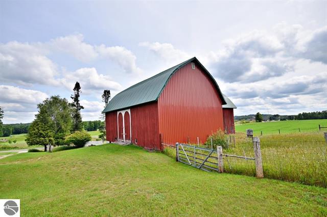 7602 46 1/2 Road Cadillac, MI 49601 - Photo 54 of 68 1890115-54