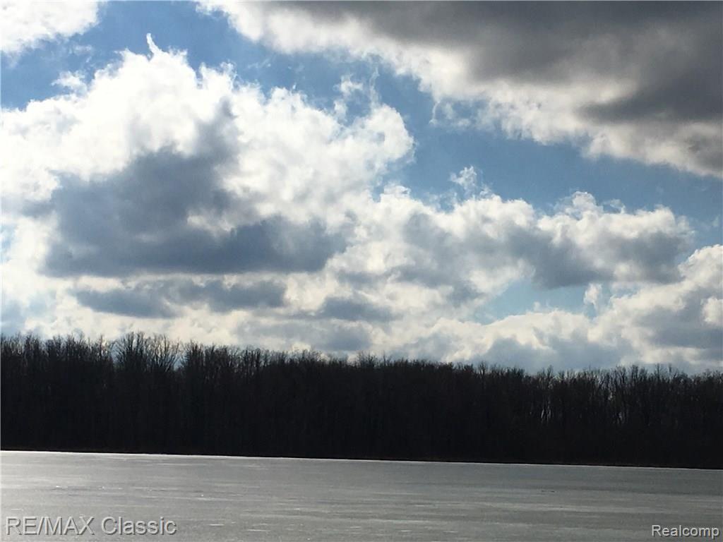 370 Rochester Road Oakland, MI 48363 - Photo 17 of 26