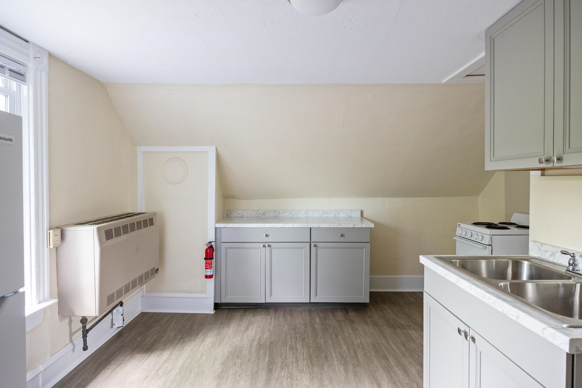 76 Ward Street Burlington, VT 05401 - Photo 4 of 34