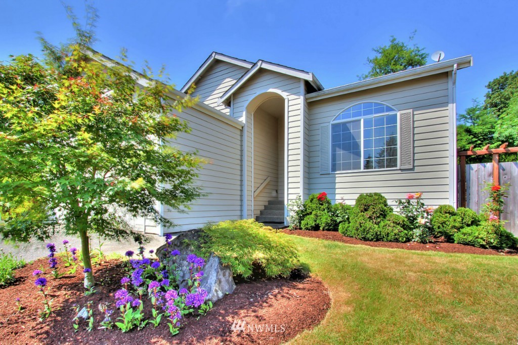 11453 Southeast 185th Place Renton, WA 98055 - Photo 1 of 24 Gallery Image 1