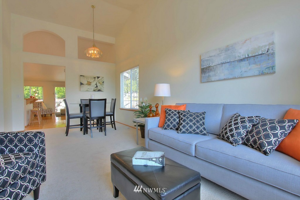 11453 Southeast 185th Place Renton, WA 98055 - Photo 2 of 24 Gallery Image 2