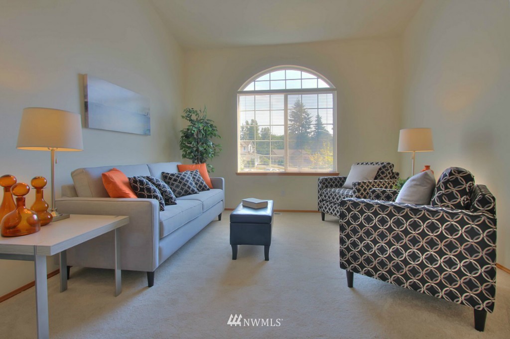 11453 Southeast 185th Place Renton, WA 98055 - Photo 3 of 24 Gallery Image 3