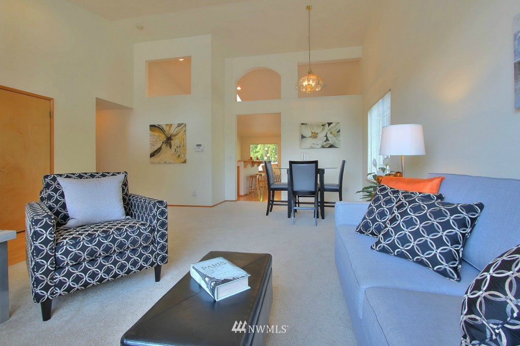 11453 Southeast 185th Place Renton, WA 98055 - Photo 5 of 24 Gallery Image 5