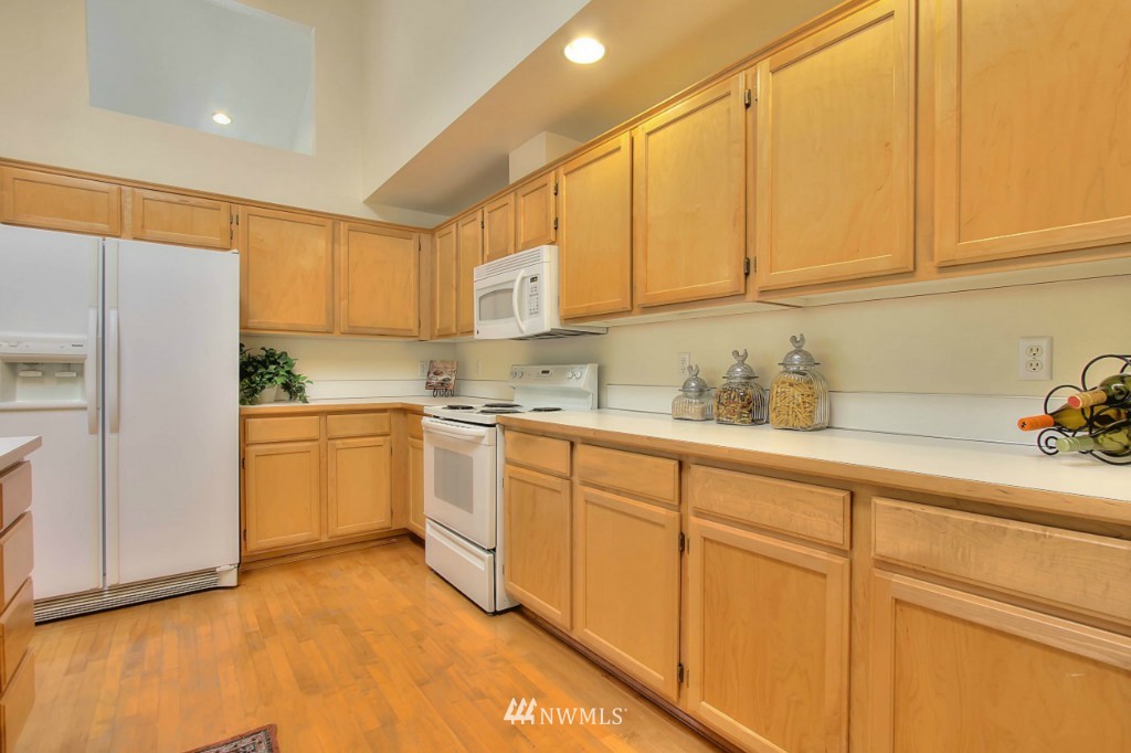 11453 Southeast 185th Place Renton, WA 98055 - Photo 9 of 24 Gallery Image 9