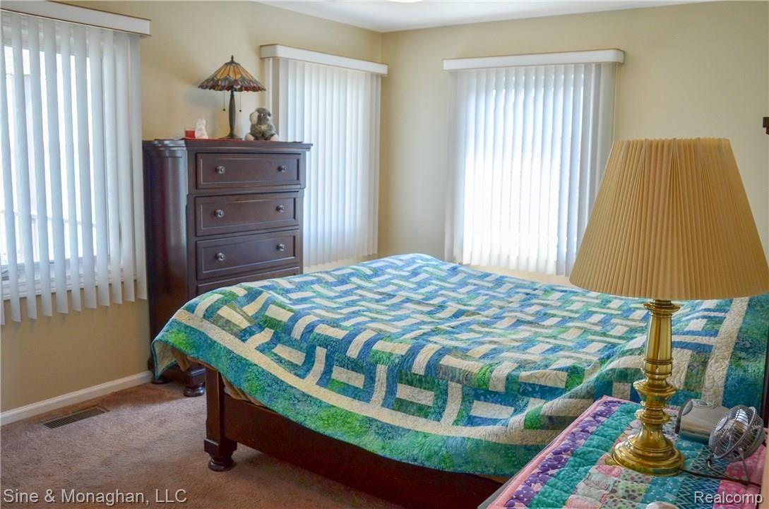 622 North Riverside Avenue St. Clair, MI 48079 - Photo 16 of 49 16.jpg
