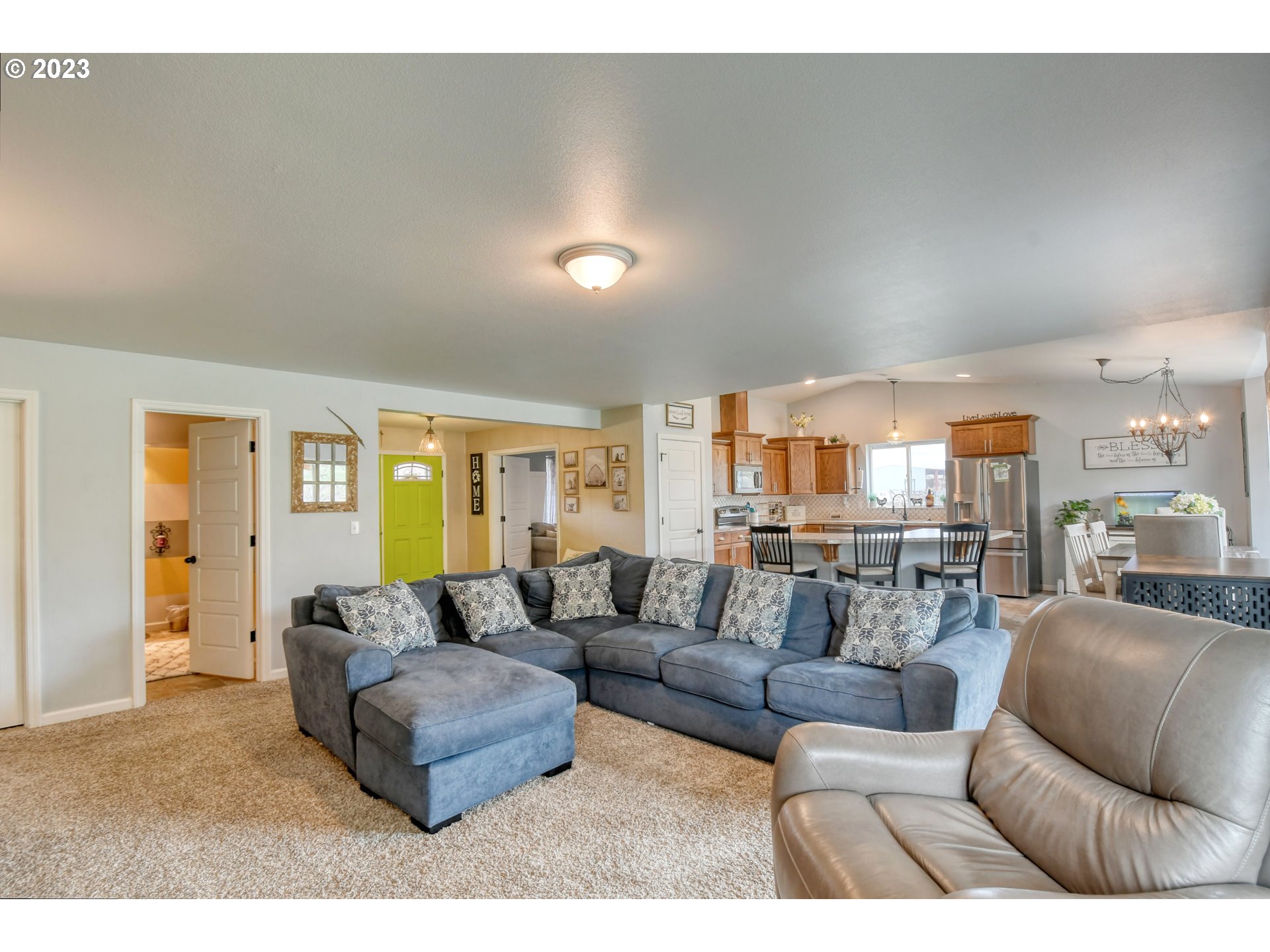 39532 Rieth Road Echo, OR 97826 - Photo 9 of 39 a living room with furniture and a large window