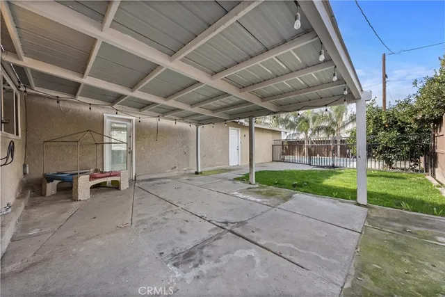 a view of a porch with yard