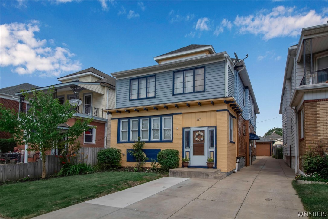 217 Commonwealth Avenue Buffalo, NY 14216 - Photo 2 of 38