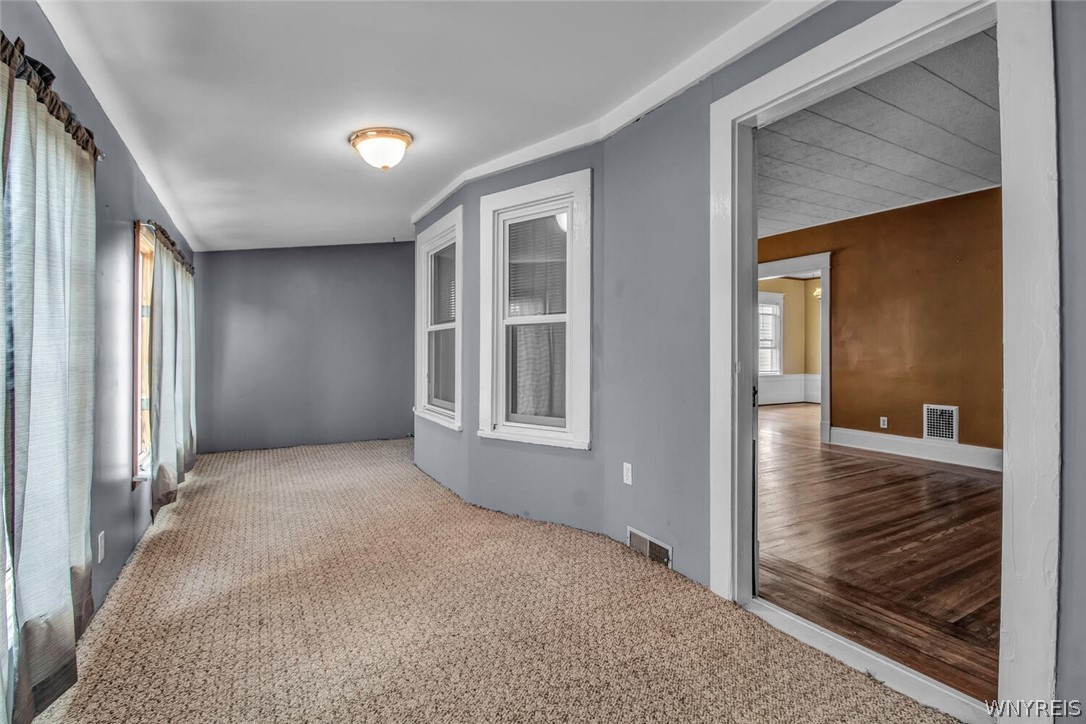 217 Commonwealth Avenue Buffalo, NY 14216 - Photo 22 of 38