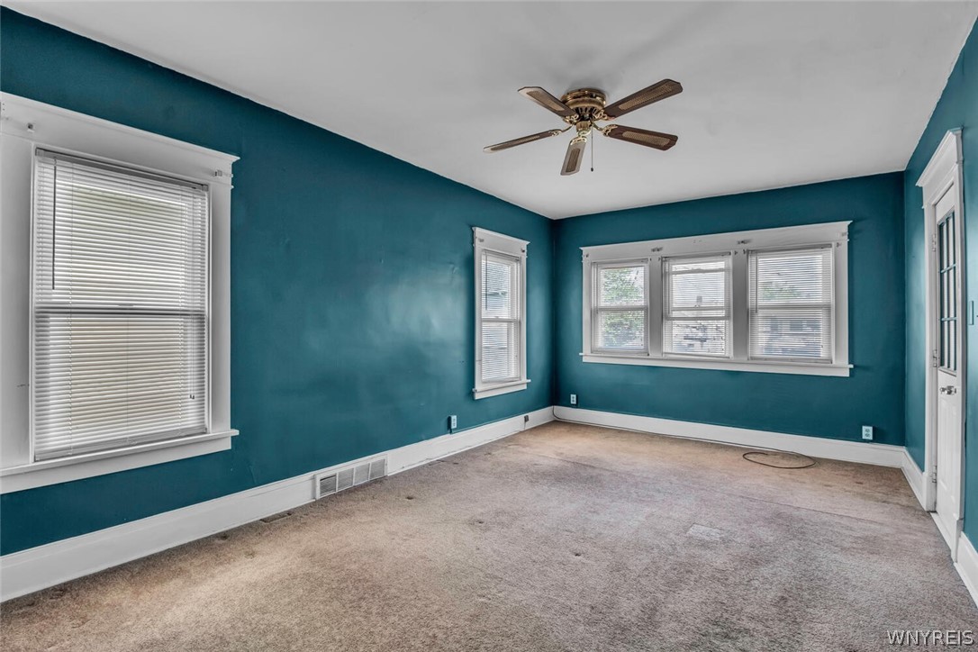 217 Commonwealth Avenue Buffalo, NY 14216 - Photo 29 of 38