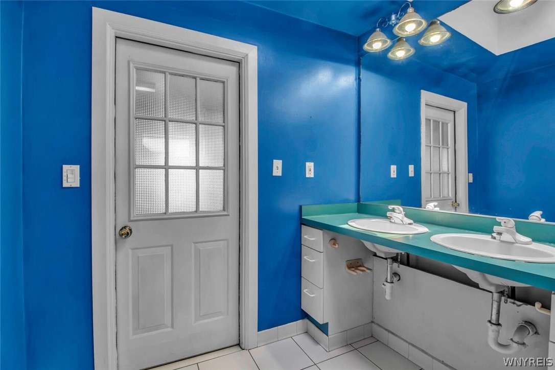 217 Commonwealth Avenue Buffalo, NY 14216 - Photo 30 of 38