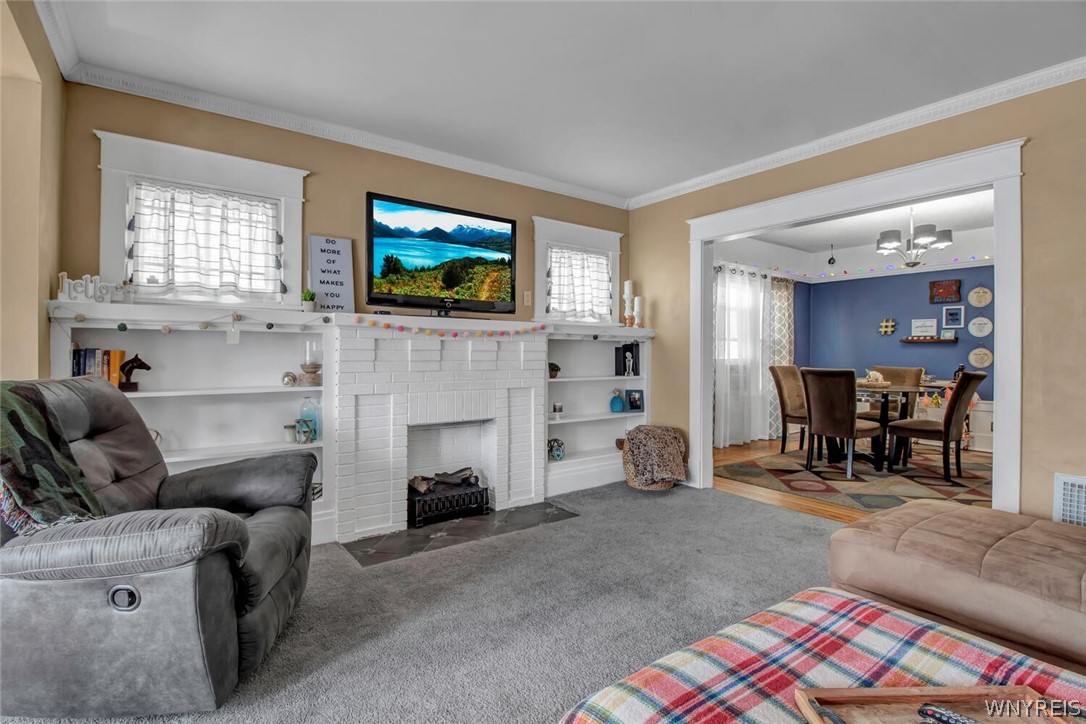 217 Commonwealth Avenue Buffalo, NY 14216 - Photo 3 of 38