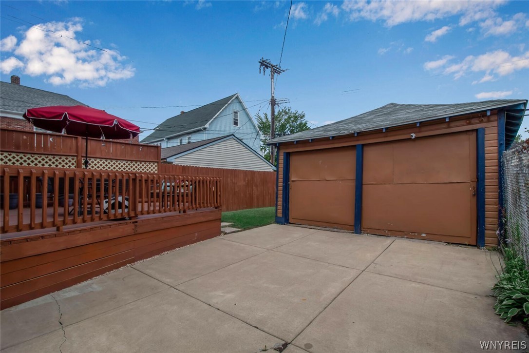 217 Commonwealth Avenue Buffalo, NY 14216 - Photo 34 of 38