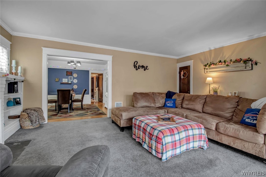 217 Commonwealth Avenue Buffalo, NY 14216 - Photo 7 of 38