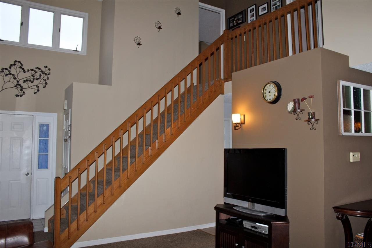 1028 Sterling Ridge Drive Rensselaer, NY 12144 - Photo 4 of 25 Photo 4